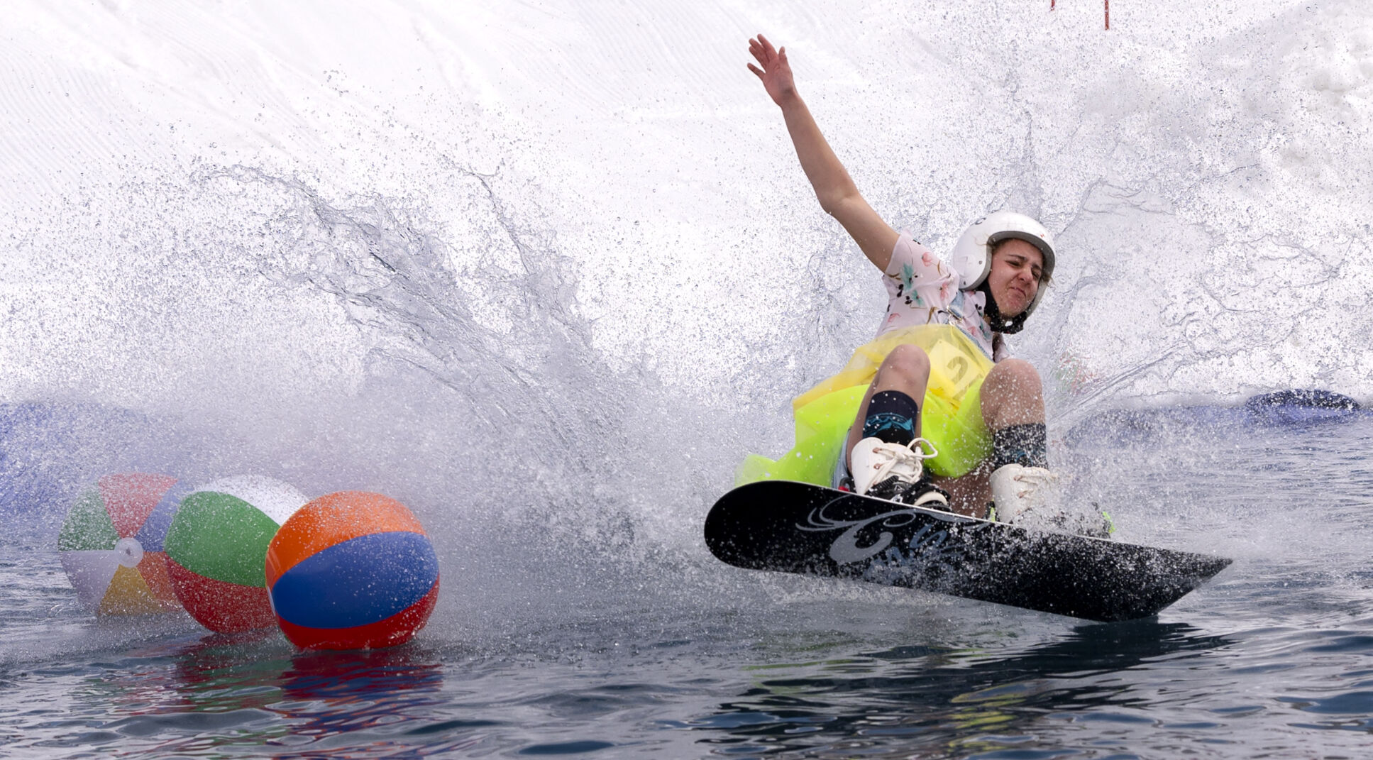 04_02_22 pond skim00822.jpg